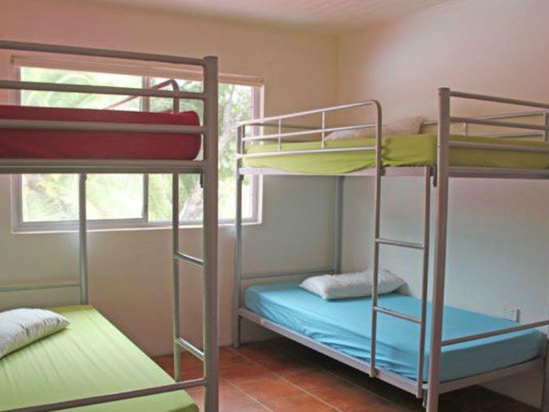 Dolphins Backpackers Hostel Sunshine Beach Exterior photo